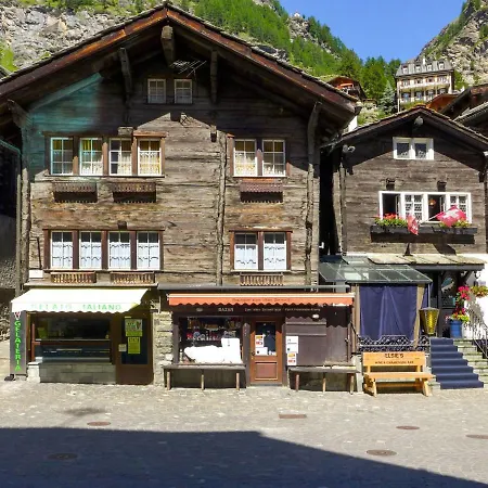 Kirchplatz *